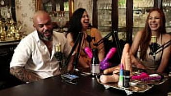 In every scenario, Safada claims to get lustful, however there was a parody that... - Bia Hot Official and Amanda Borges (Santa Caliente Event at Villa Fonttina)