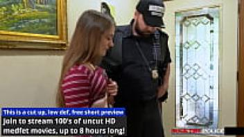 Mi Monroe is pulled over, doesn't have a driver's licence, sucks the cop's dick to get out of trouble, and is blackmailed by the police! Reup