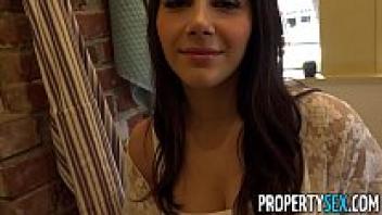 PropertySex: A gorgeous Italian traveller adores her American