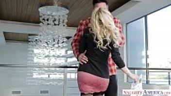 A sexy porn star begs for a creampie! America's mischievous