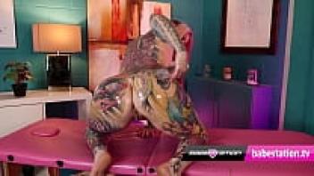 In this solo video, the tattooed baby shoes off her ass and pussy!