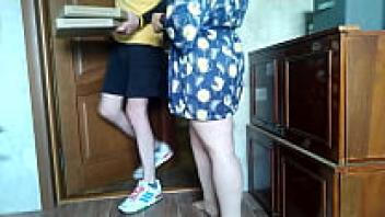 Gives a pizza delivery guy a handjob rather than a tip.